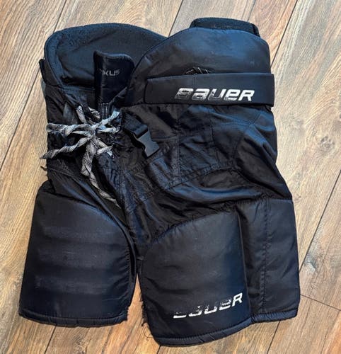 Junior Medium Bauer Nexus 400 Hockey Pants (Used)