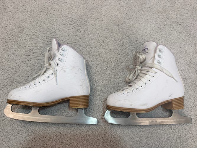 Jackson SoftSkate 380 Girls Figure Ice Skates Size 3 - Ultima Mark I Blades, White