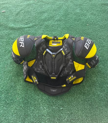 Bauer Supreme M3 Shoulder Pads (Used) | Junior Medium