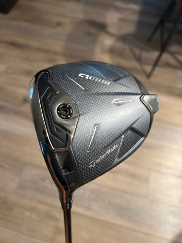 TaylorMade Qi35 Left Hand Driver Regular Flex 10.5 Loft Graphite Shaft (New)