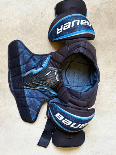 Large Junior Bauer Nexus 1000 Shoulder Pads (Used)
