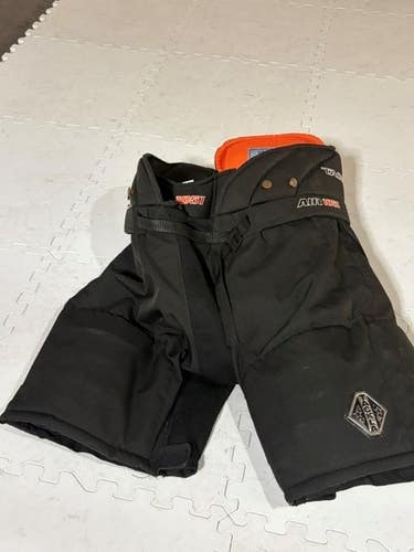 Men's Senior Medium Tackla Air 1051 Hockey Pants (Used)