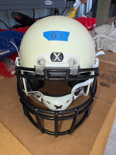 USED XENITH X2E+ YOUTH FOOTBALL HELMET - LARGE - WHITE