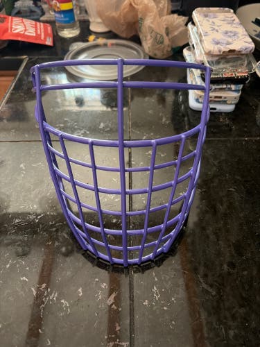 Box Lacrosse Facemask - The Moro Excalibur