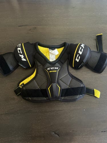 Men's Small Junior CCM Tacks 3092 Shoulder Pads (Used)