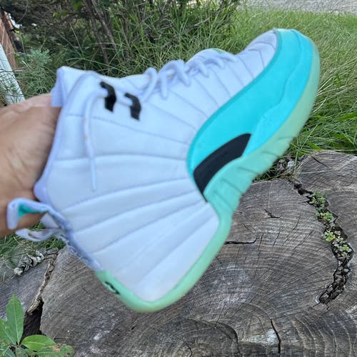 White Women's Adult Jordan Shoes (Used)