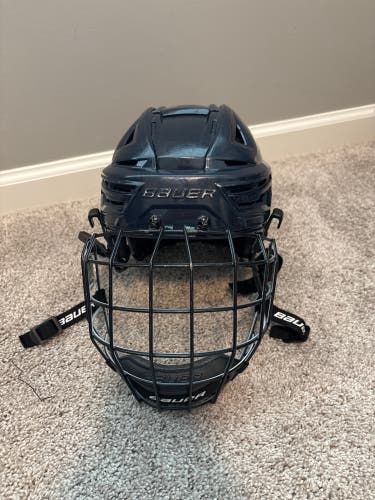 Small Bauer Re-Akt 150 Helmet (Used)