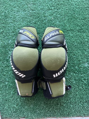 Warrior Alpha Pro Elbow Pads (Used) | Junior Small