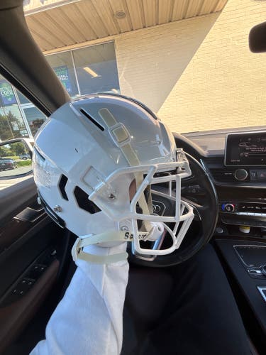 White Adult Large Schutt F7 Helmet (Used)