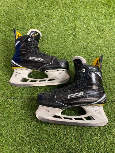 Senior Bauer Supreme S180 Hockey Skates 5.5 (Used)