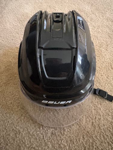 Medium Bauer Re-Akt 85 Helmet (Used)