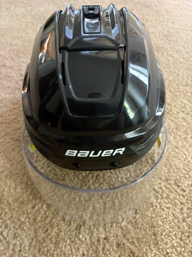 Small Bauer Re-Akt 85 Helmet (Used)