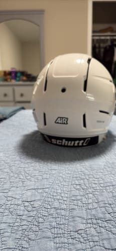 White Youth Large Schutt F7 Helmet (New)