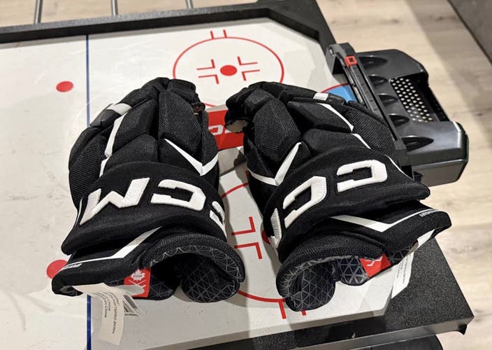 CCM JetSpeed FT6 Pro Gloves 15" (New)