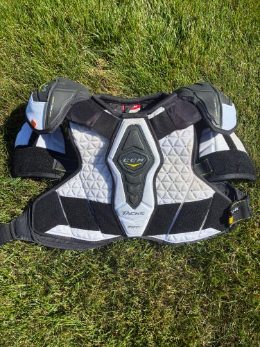 Large Senior CCM Tacks Pro Shoulder Pads