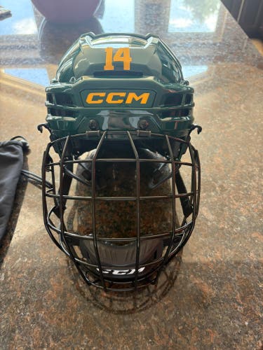 Medium CCM Super Tacks X Helmet (New)