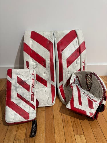 26" True HZRDUS 7X4 Goalie Leg Pads (Used)