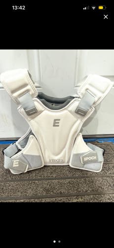 Large/Extra Large Adult Epoch Integra Shoulder Pads (Used)