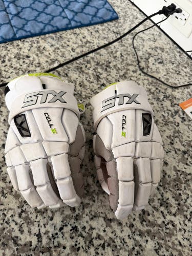 STX Cell vi Lacrosse Gloves (Used)