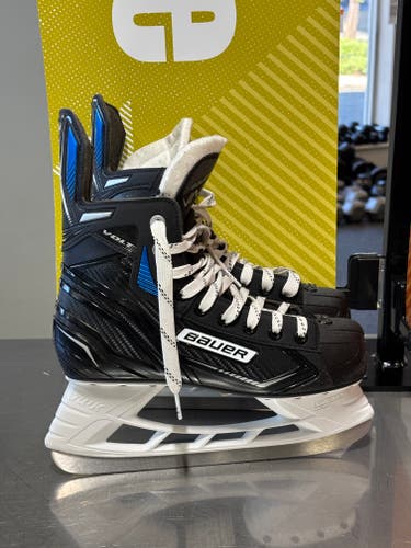Bauer Vapor VOLT Hockey Skates Size 6 (Used)