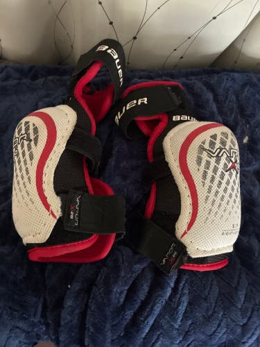 Junior Medium Bauer Vapor X20 Elbow Pads (Used)