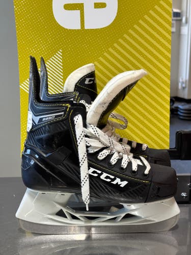 CCM Super Tacks 9350 Hockey Skates Size 4 (Used)