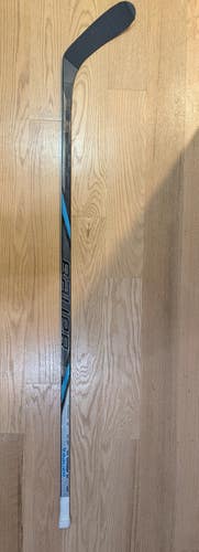 Senior Bauer Nexus Tracer Right Handed Hockey Stick P28 87 Flex (Very lightly used)