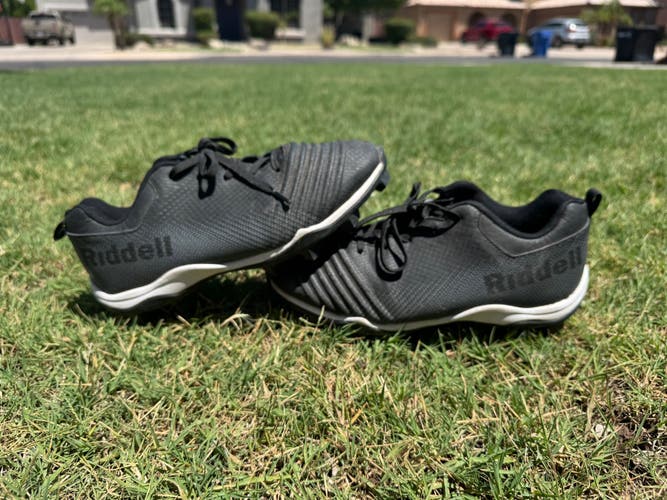 Men's 6Y (Big Kids / Youth) Riddell Low Top (Used)