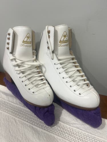Jackson Ultima Freestyle Figure Skates C Adult 5 (Used)