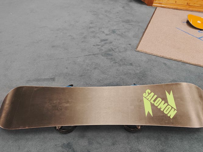 Unisex Salomon The junior Snowboard All Mountain With Bindings Soft Flex True Twin 150 cm (Used)