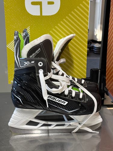Bauer XL5 Hockey Skates Size 6 (Used)