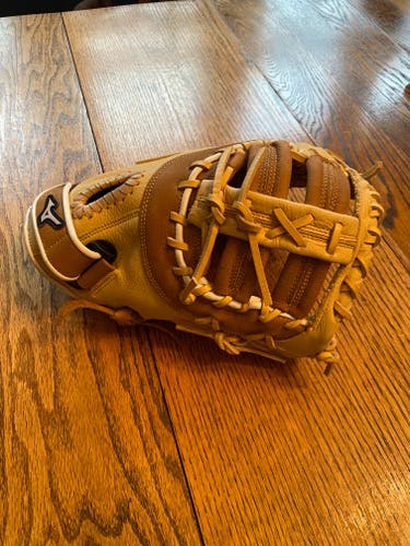 Mizuno RHT First Base Franchise Baseball Glove 12.5" (Used)