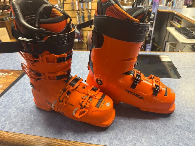 Mondo 25 & 25.5 Men's Tecnica Mach 1 LV All Mountain Ski Boots Stiff Flex (Used)