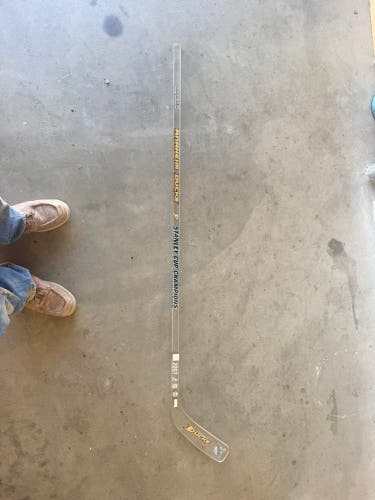 Senior All Black Right Handed Hockey Stick Greater Than 115 Flex (New)