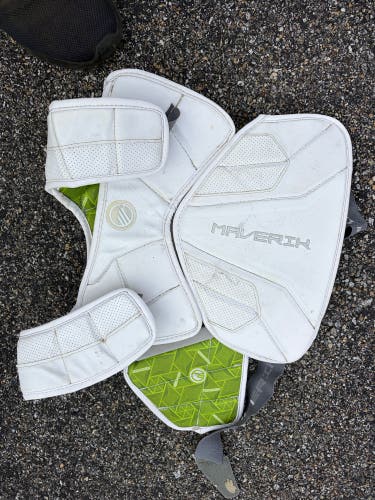 Large Adult Maverik M5 Shoulder Pads (Used)