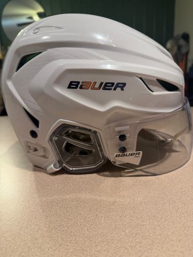 Large Bauer Hyperlite Helmet (Used)
