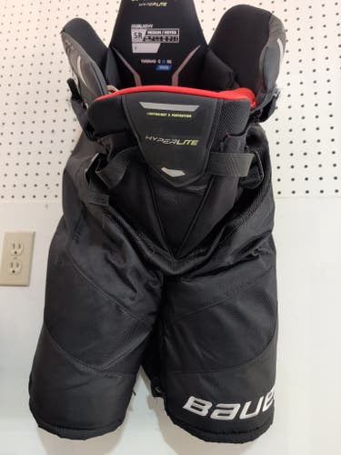 Men's Senior Medium Bauer Vapor Hyperlite Hockey Pants (Used)