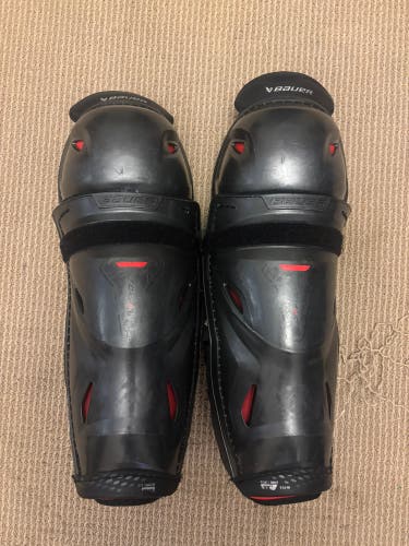 Intermediate Bauer Vapor 3X Pro 13" Shin Pads (Used)