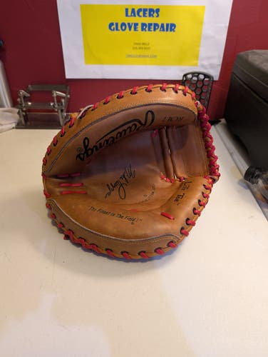 Catcher's RH Rawlings Lite Toe RCM7 Mike Piazza Autograph Model Baseball Glove 34.5" (Used)