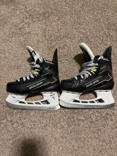 2024 Bauer Supreme M40 Hockey Skates Size 1.5 (Used)