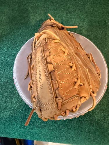 Wilson A2000 RH Infield Baseball Glove 11.5" (Used)