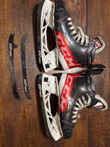 2021 CCM JetSpeed FT4 Pro Hockey Skates Regular Width Size 5.5 (Used)