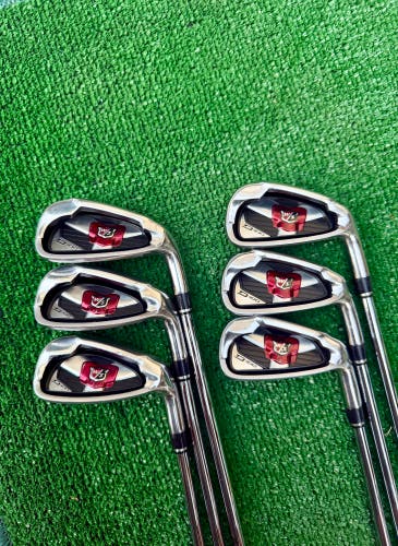 2014 Wilson Staff D100 Right Handed Iron Set - Uniflex Steel Shafts