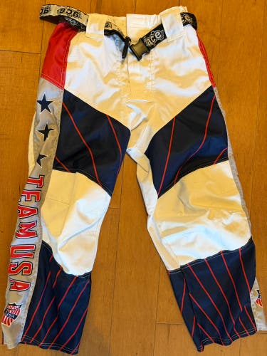 Ace Team USA AAU Inline Roller Hockey Pants Adult Size Small (Used)