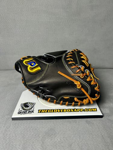 World Pegasus Field Master Catcher's Mitt | WGK4FM2 | 33"-34" | RHT Catcher's Baseball Glove (New)