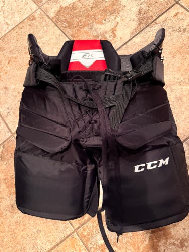 Junior Large/Extra Large CCM Extreme Flex 2.5 Hockey Goalie Pants (Used)