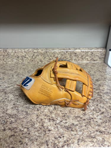 Marucci Cypress Series RH Infield Baseball Glove 11.5" (Used)