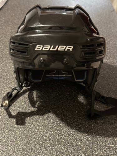 Small Bauer Re-Akt 200 Helmet (New)