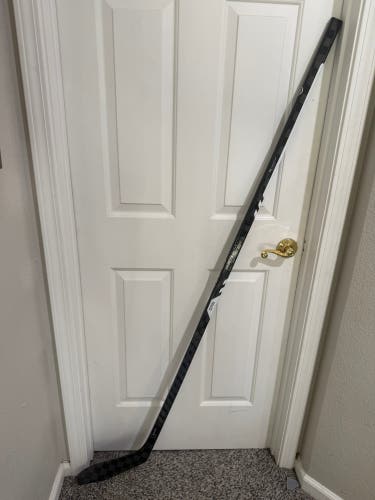 Senior Warrior Covert QR6 Pro Right Handed Hockey Stick 85 Flex Pro Stock (Used)