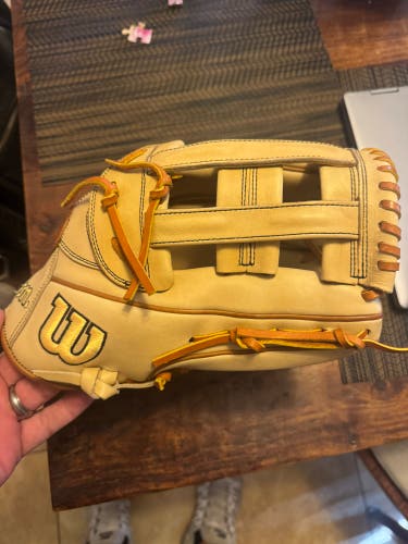 Wilson A2000 1799 RH Outfield Baseball Glove 12.5" (New)
